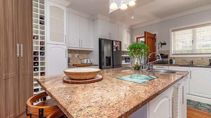 5 Bedroom Property for Sale in Southern Cross Western Cape